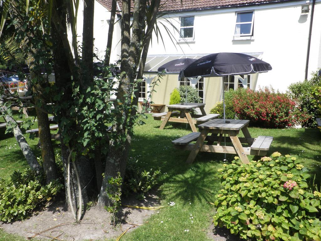 Longfrie Inn Saint Saviour Buitenkant foto
