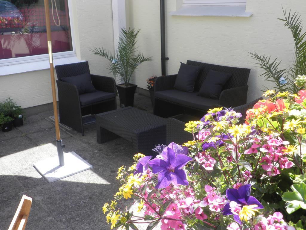 Longfrie Inn Saint Saviour Buitenkant foto