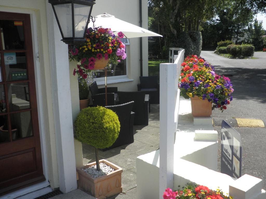 Longfrie Inn Saint Saviour Buitenkant foto