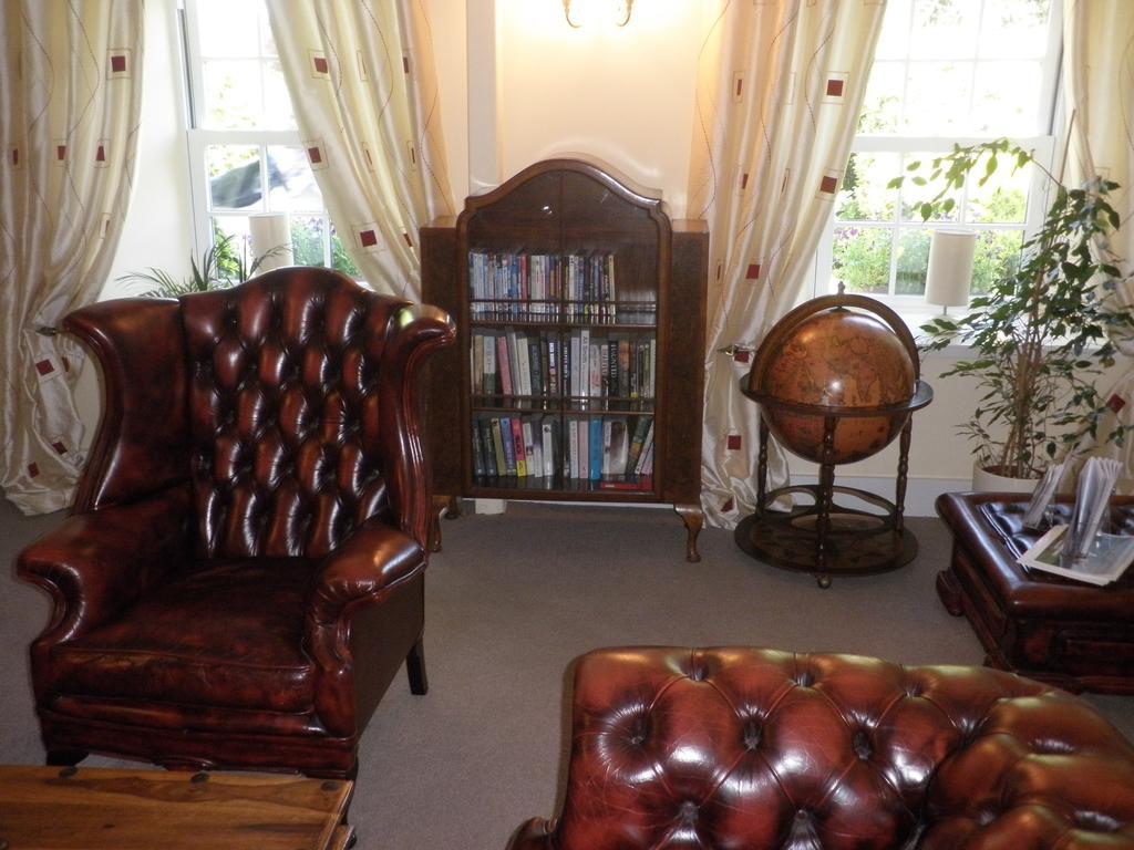 Longfrie Inn Saint Saviour Buitenkant foto